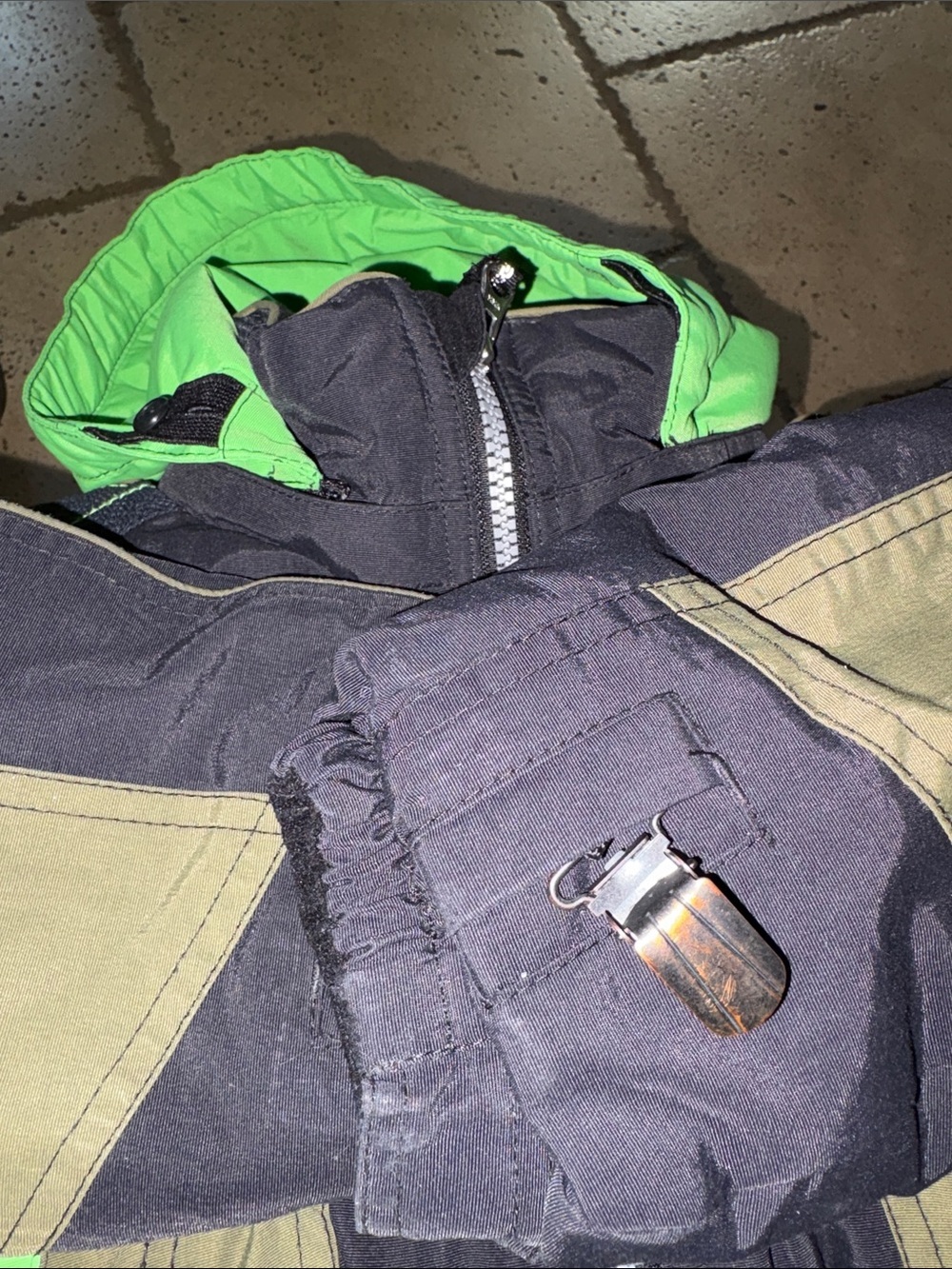 Obermeyer Kids' Extreme Explorer One-Piece Snowsuit 4 Gently Loved - Picture 7 of 13